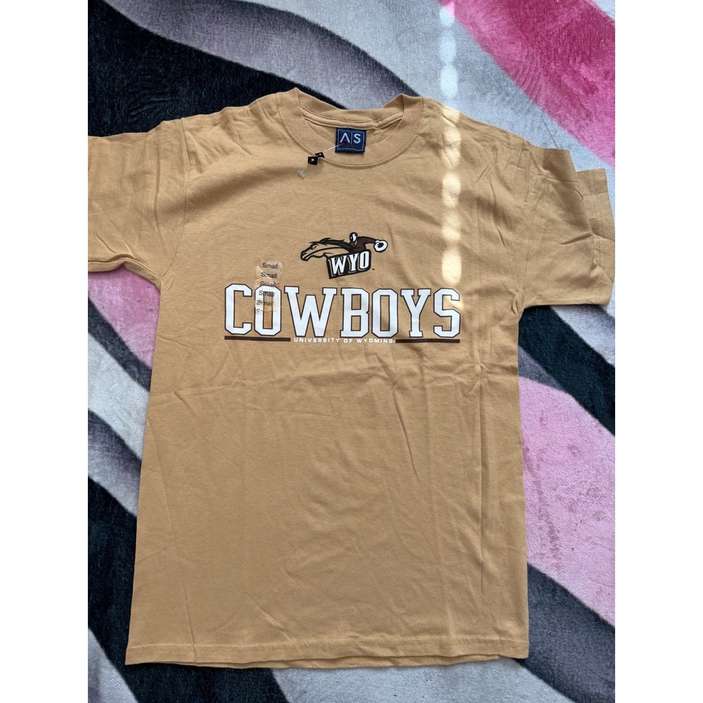 University of Wyoming Cowboys WYO Graphic T-Shirt Tan Brown Mens Medium NWT